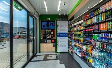 Żabka Nano i Black Red White pod lupą. Chodzi o ceny w reklamach i na etykietach