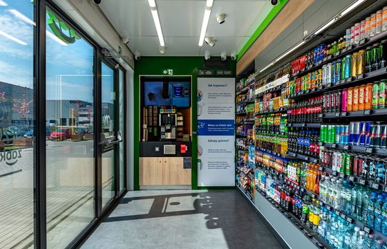 Żabka Nano i Black Red White pod lupą. Chodzi o ceny w reklamach i na etykietach