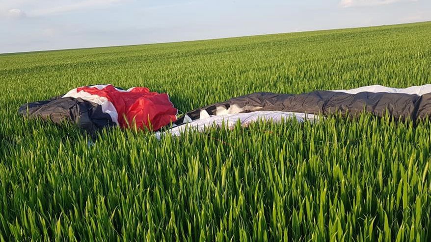 Śląskie. W Libidzy pod Kłobuckiem w niedzielę 6 czerwca doszło do wypadku z udziałem motoparalotni.