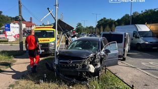 Wypadek na Modlińskiej. Bus wymusił pierwszeństwo na skręcie w lewo