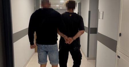 24-letni włamywacz zatrzymany po pościgu. Usłyszał osiem zarzutów