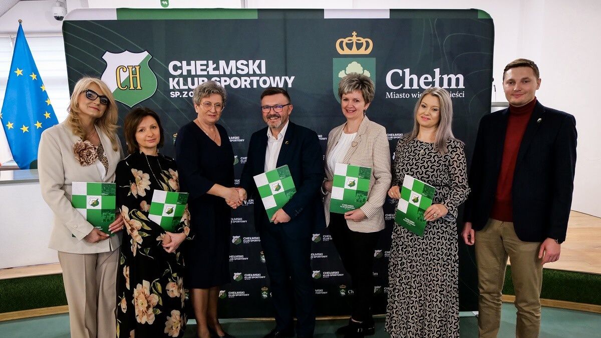 przedstawiciele Chełmskiego Klubu Sportowego i chełmskich szkół