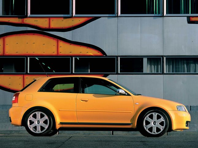 W okresie kiedy produkowano Audi S3, ten model był postrzegany jako auto sportowe, a nie jak typowy hot hatch.