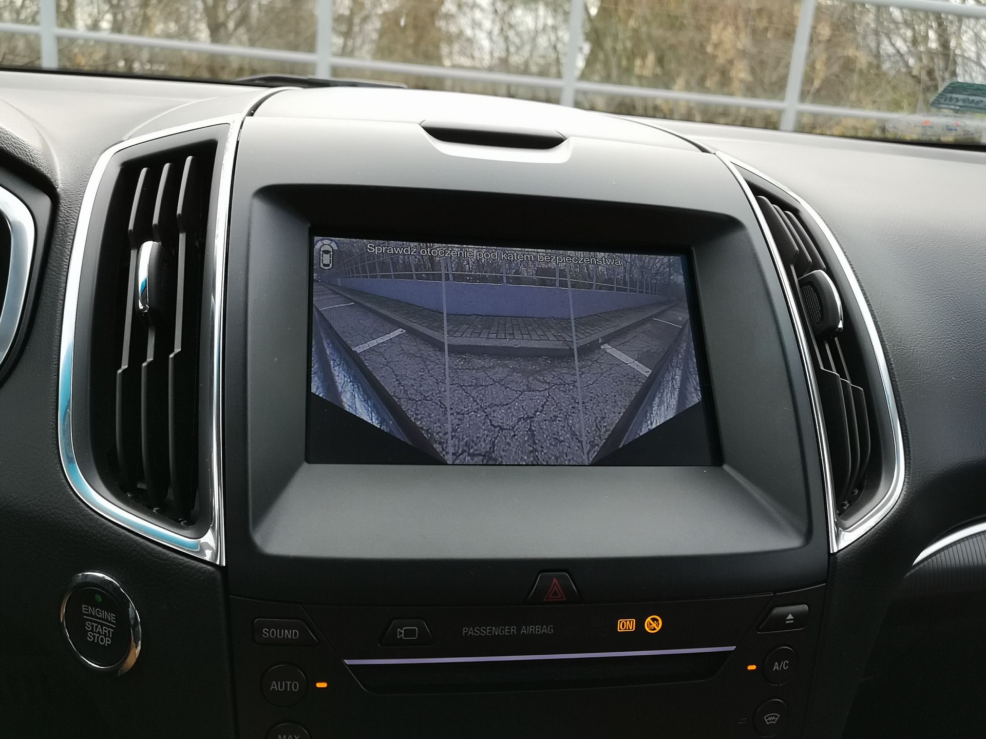 Ford Edge: audio B&O PLAY, wspomaganie parkowania i system Ford SYNC 3 8
