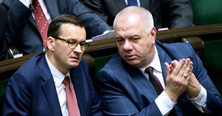 Jacek Sasin potwierdza: będzie nowy podatek. Orlen na celowniku