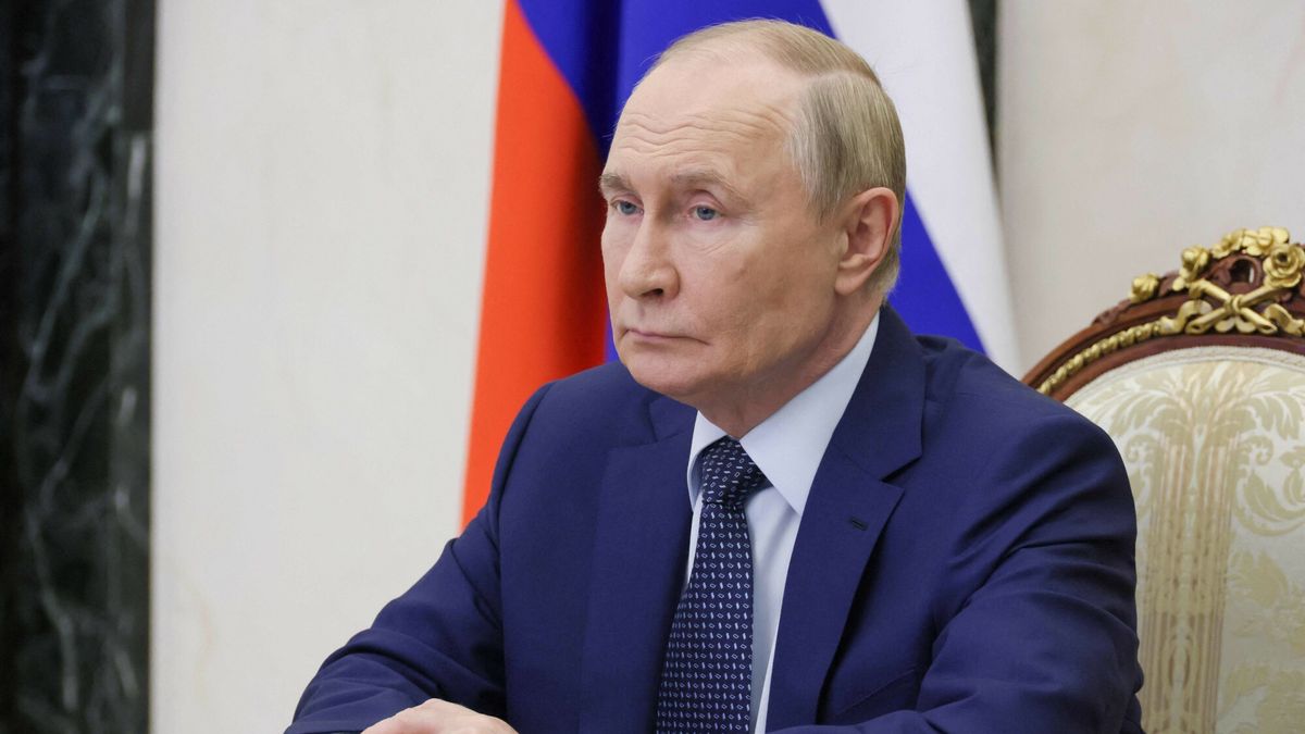 Archiwum zagraniczne East News 2025-07
In this pool photograph distributed by the Russian state agency Sputnik, Russia's President Vladimir Putin chairs a meeting with members of the government via a videoconference at the Kremlin in Moscow on July 23, 2025. (Photo by Mikhail METZEL / POOL / AFP)
MIKHAIL METZEL