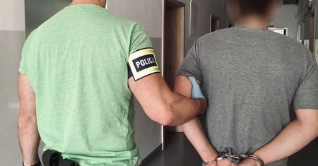 BLIK-ami chciał wykupić wolność. Wpadł na kradzieży alkoholu