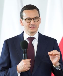 Koronawirus. Maszty z "biało-czerwoną" z pieniędzy na walkę z pandemią