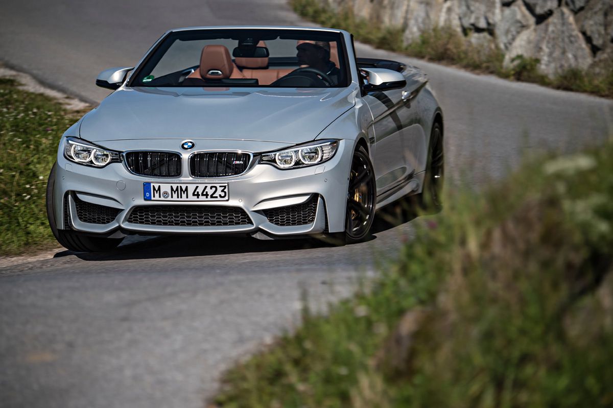 Ogromna galeria zdjęć z kabrioletem BMW M4 155