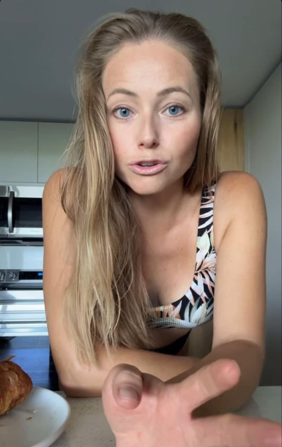 Agata Rubik pręży zgrabną sylwetkę w dwuczęściowym bikini