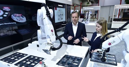 Robo-nowości LG dla przedsiębiorstw produkcyjnych