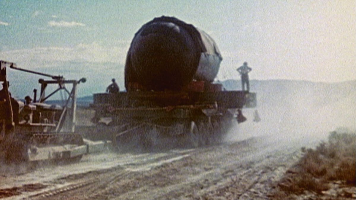 Transport gotowej bomby z bazy w Los Alamos był wielkim wyzwaniem logistycznym
