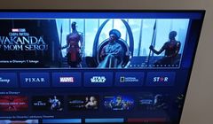 Prawie 3 mln Polaków może wybrać pakiety Netflixa i Disney+ z reklamami