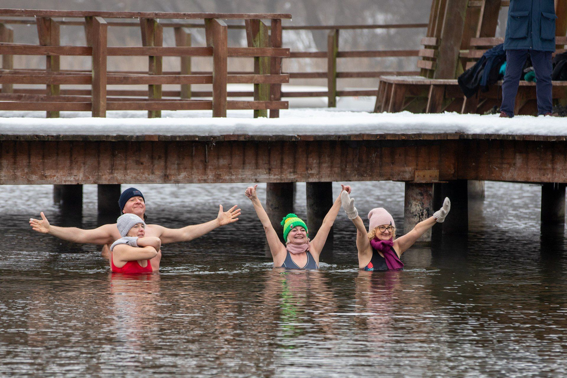 Morsy z Zalesia na niedzielnym morsowaniu