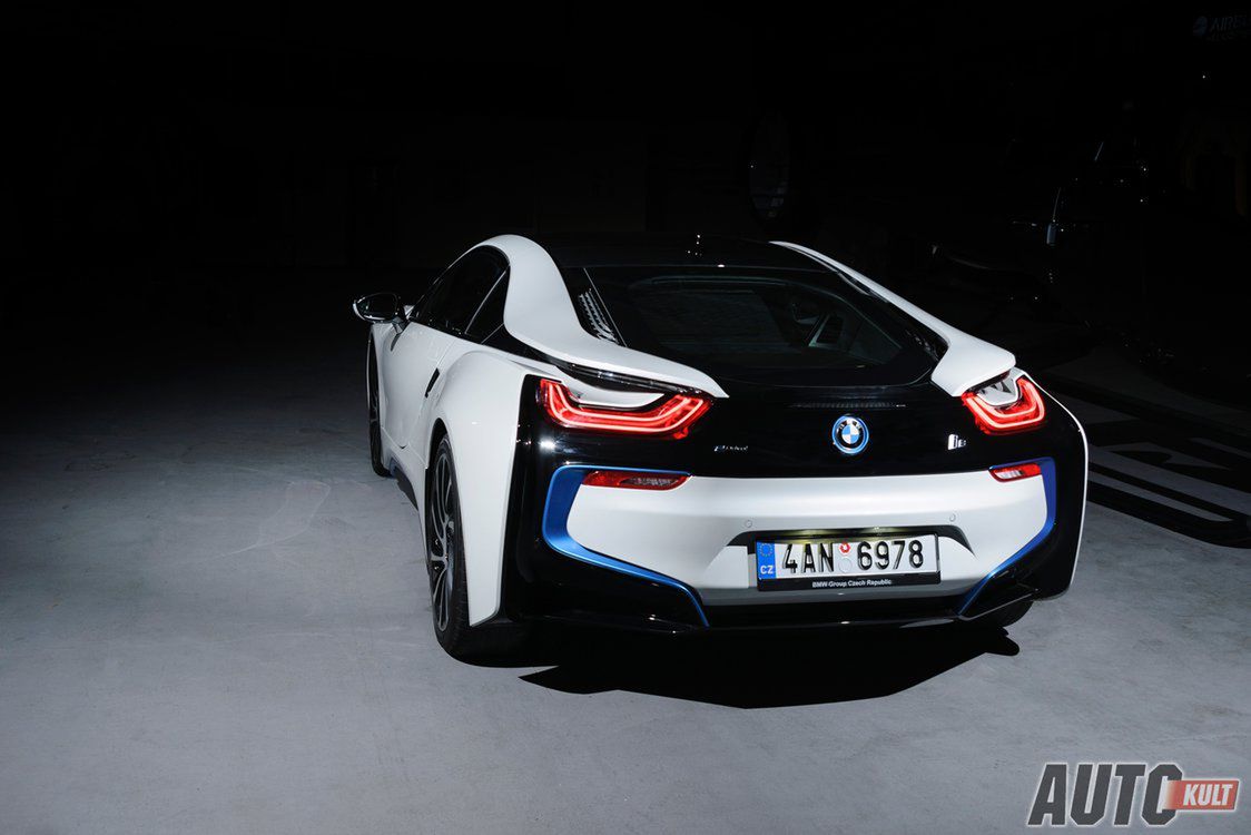 BMW i8