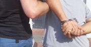 Ochroniarz chciał zatrzymać złodziejkę. Jej chłopak zaatakował go deskorolką