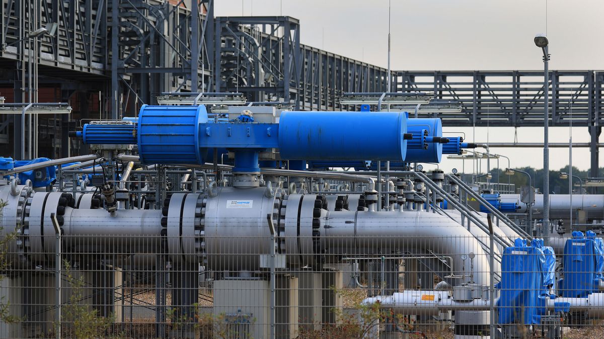 Pipework at the Etzel ESE natural gas storage facility, operated by Uniper Energy Storage GmbH, a unit of Uniper SE, in Etzel, Germany, on Wednesday, Sept. 7, 2022. The European Union is throwing together a series of radical plans to tame runaway energy prices and keep the lights on across the continent, but governments across the region are going to need to find common ground and fast. Photographer: Krisztian Bocsi/Bloomberg via Getty Images
