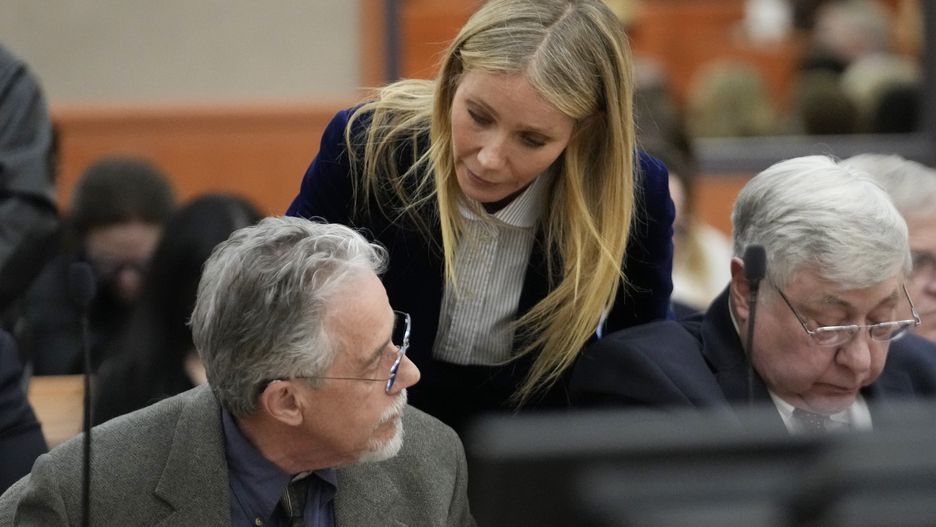 Gwyneth Paltrow lawsuit
epa10551462 Gwyneth Paltrow speaks with retired optometrist Terry Sanderson as she walks out of the courtroom following the reading of the verdict in the trial over her 2016 ski collision with 76-year-old Terry Sandersonon the final day of her eight-day trial in Park City, Utah, USA, 30 March 2023. Terry Sanderson was suing Gwyneth Paltrow for 300,000 USD, claiming she recklessly crashed into him while the two were skiing on a beginner run at Deer Valley Resort in Park City, Utah in 2016. The jury found Paltrow not liable.  EPA/Rick Bowmer / POOL 
Dostawca: PAP/EPA.
Rick Bowmer / POOL