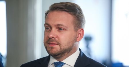 Posłowie sprawdzają słowa Tuska. Weszli z interwencją do MON