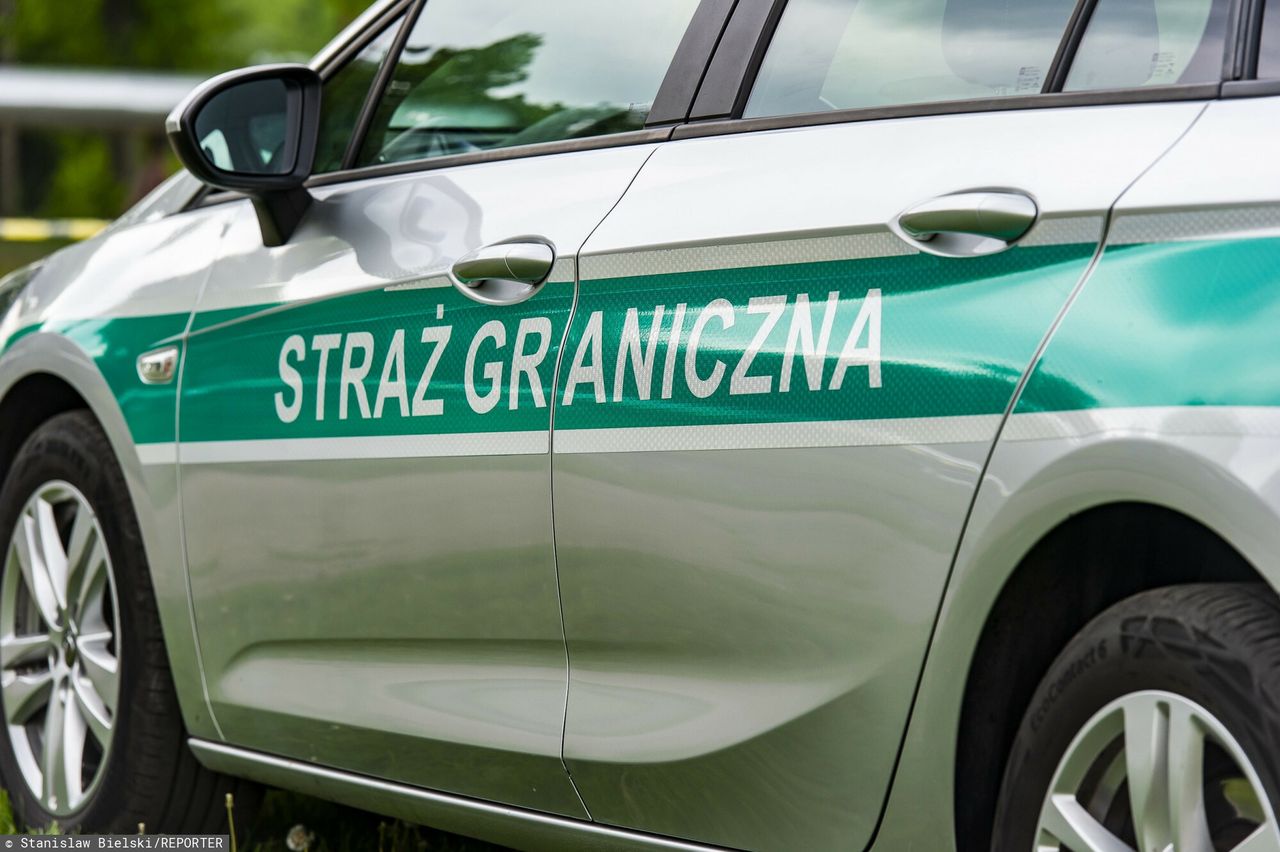 Pościg i strzały w Augustowie. Zatrzymano przemytników nielegalnych migrantów