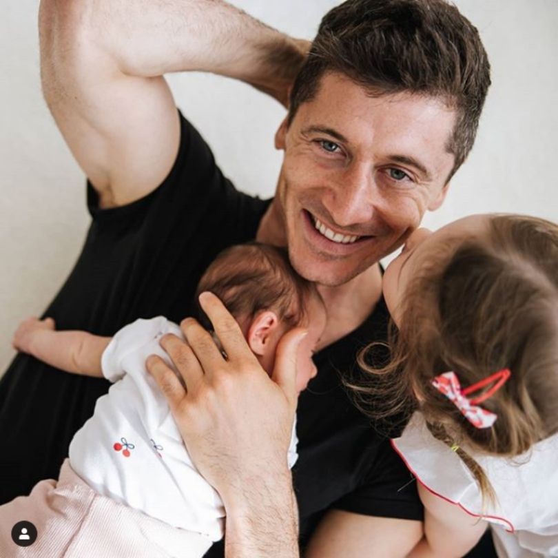 Anna Lewandowska świętuje Dzień Ojca zdjęciem uśmiechniętego Roberta