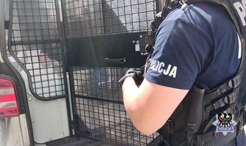 Zwłoki dziewczynki i dwaj ranni chłopcy. Policja zatrzymała matkę