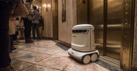 Hongkong – ostatnia deska ratunku dla chińskich firm tech? Roboty w windach i wyścig z geopolityką