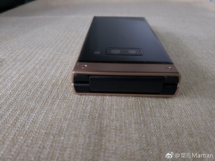 #wSkrócie: Samsung W2019 na zdjęciach, składany Galaxy F w drodze i Snapdragon 8150 w bazie Geekbench 8