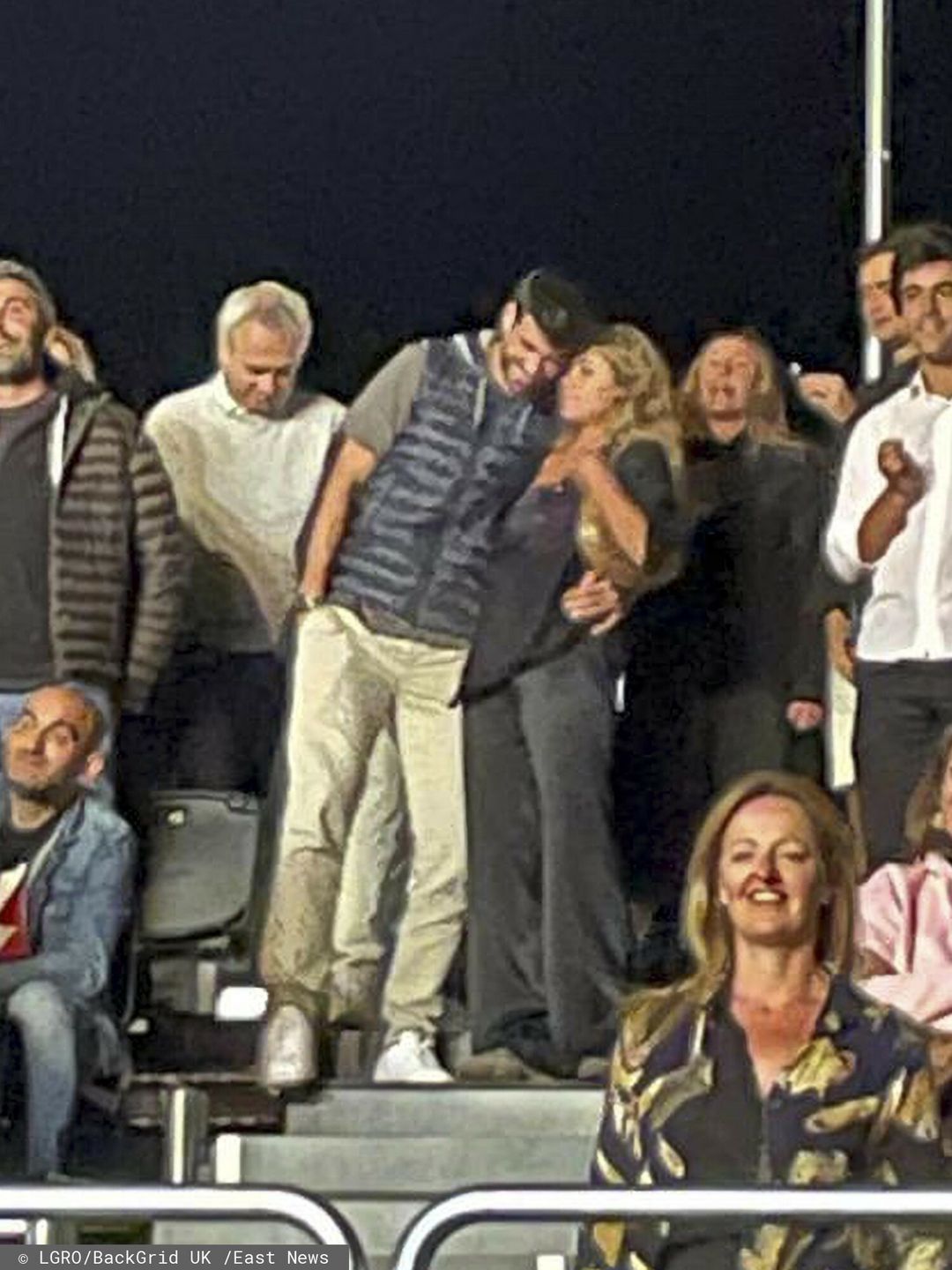 Gerard Pique OBŚCISKUJE się z 23-letnią "następczynią" Shakiry na festiwalu