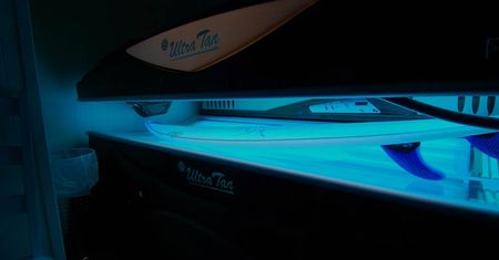 Obostrzenia. Właściciele solariów chcą wiedzieć, dlaczego są "groźniejsi" niż choćby kosmetyczki
