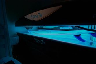 Obostrzenia. Właściciele solariów chcą wiedzieć, dlaczego są "groźniejsi" niż choćby kosmetyczki