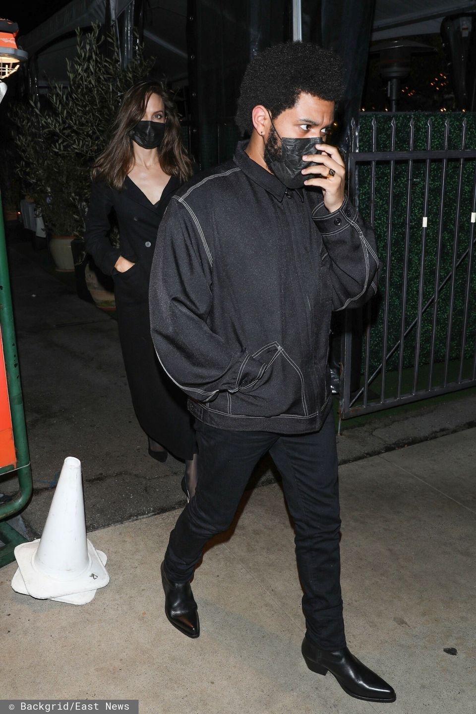 Angelina Jolie i The Weeknd ZNÓW przyłapani na randce