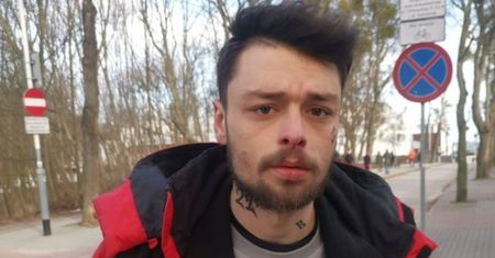 Uszkodził figurę pingwina. Szuka go policja