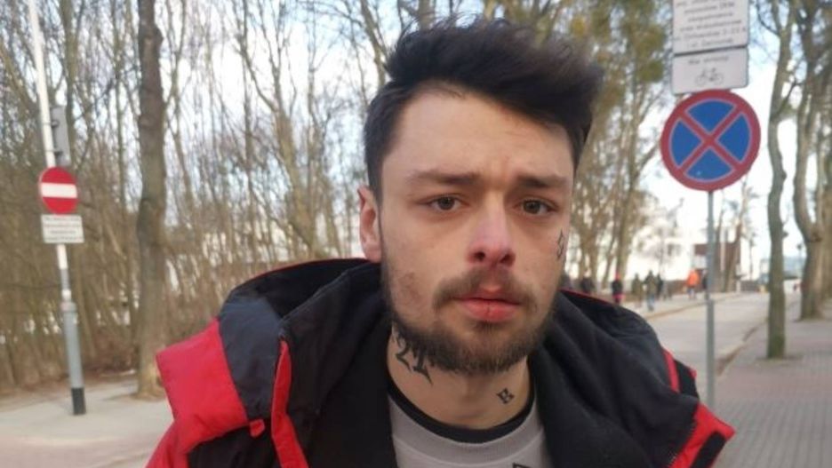 Uszkodził figurę pingwina. Szuka go policja