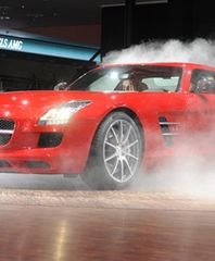 Powstał niczym feniks z popiołów