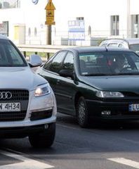 Wymiana żarówek - samemu czy serwis?