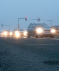 Świateł przeciwmgielnych nie włączaj bez sensu!