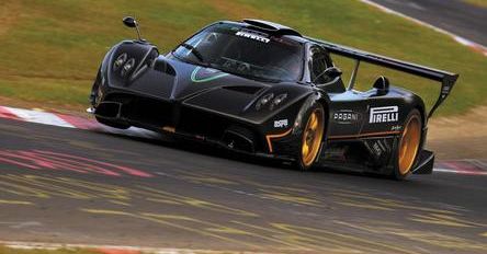 Pagani z silnikiem AMG