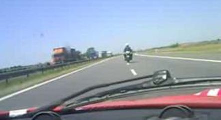 Policjant jechał 200 km/h