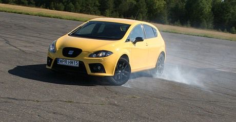 Do zakochania jeden krok - Seat Leon Cupra