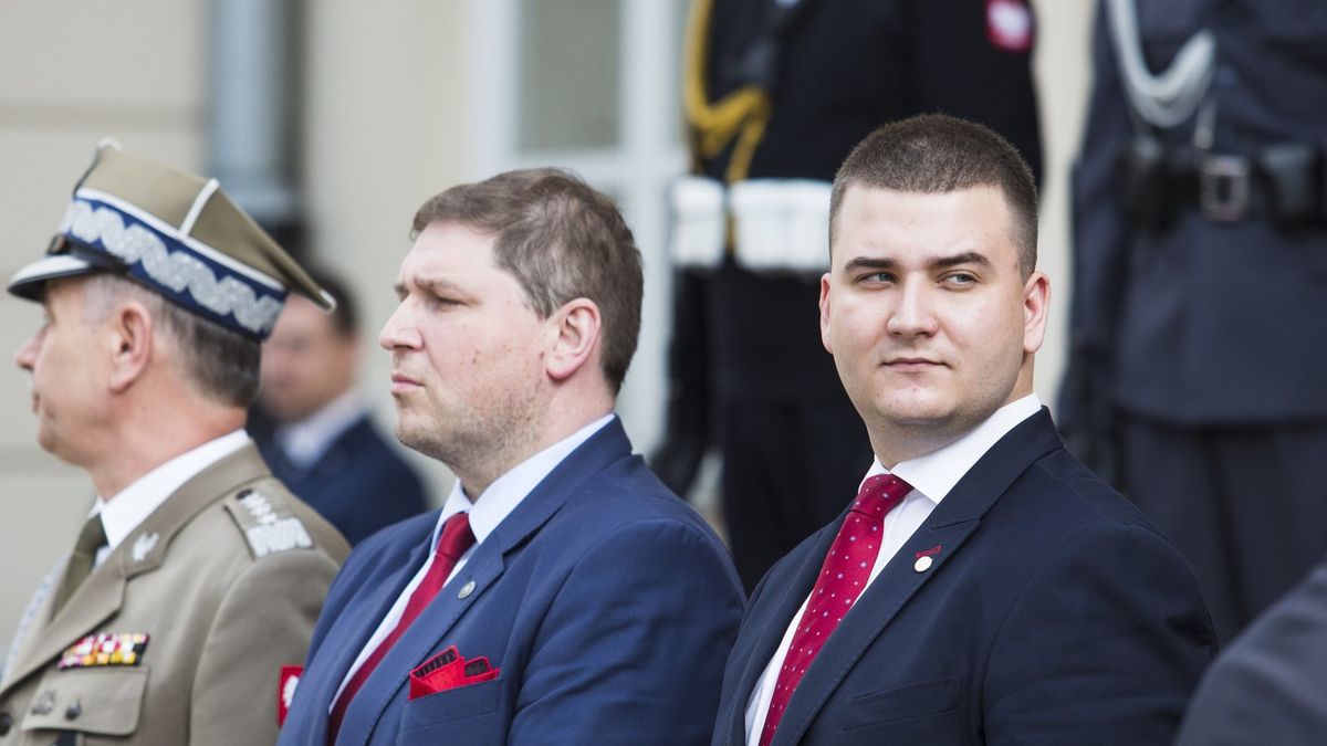 02.05.2016 Warszawa. Rzecznik MON Bartłomiej Misiewicz podczas obchodów Dnia Flagi RP.