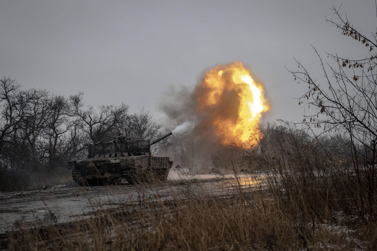 Ukraiński czołg podczas walk o Awdijiwkę