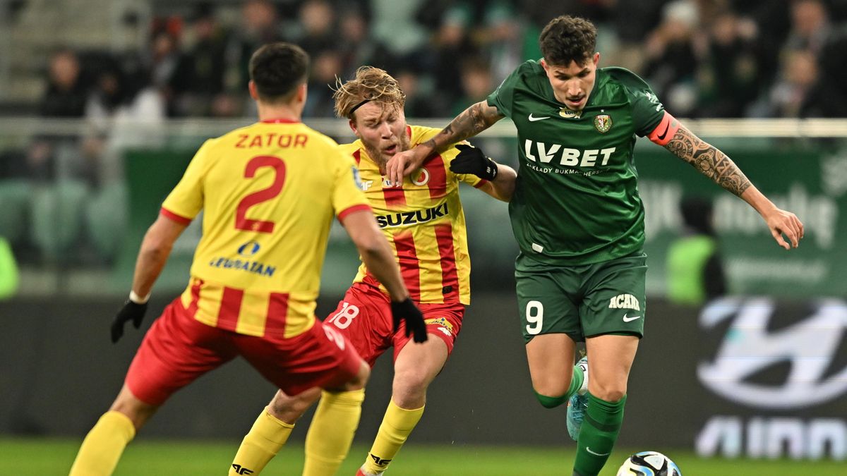 PAP / PAP/Maciej Kulczyński / Erik Exposito (z prawej) 