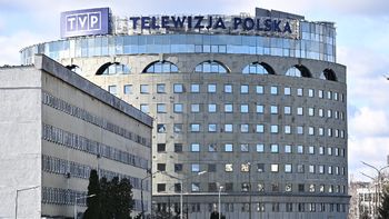 Kolejne wielomilionowe dotacje wpłynęły do TVP. Łączna kwota umowy to 900 mln zł