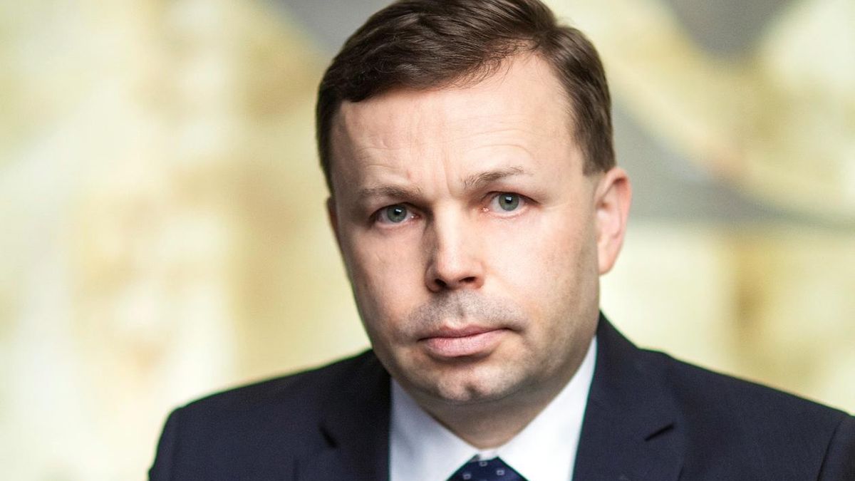 Prezes PKP Cargo stracił posadę marzeń - miesięcznie zarabiał ponad 100 tys. zł.