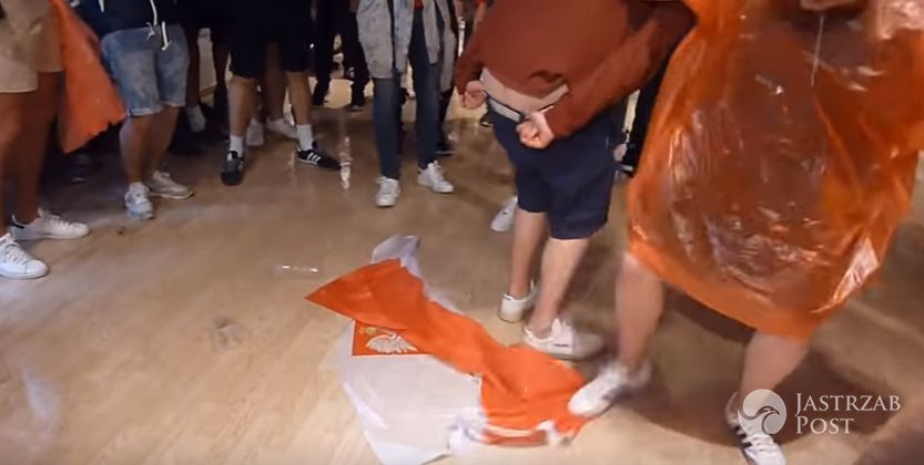 Angielscy kibice podeptali polską flagę na EURO 2016
