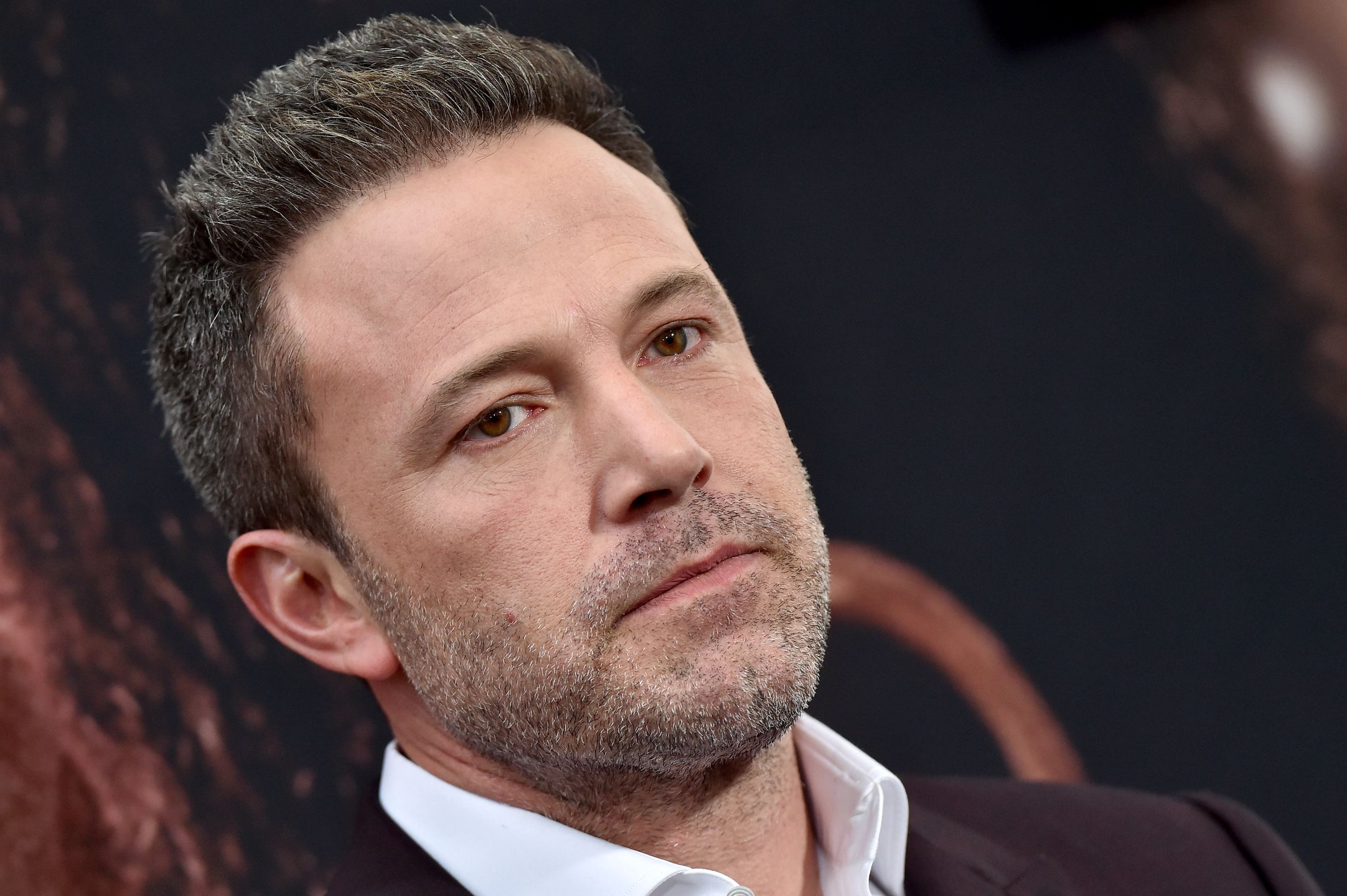 Żaden związek nie wyleczył go z nałogu. Ben Affleck znowu jest sam