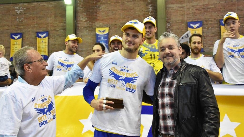 Materiały prasowe / ole.com.ar / Zbigniew Bartman po zdobyciu mistrzostwa Argentyny