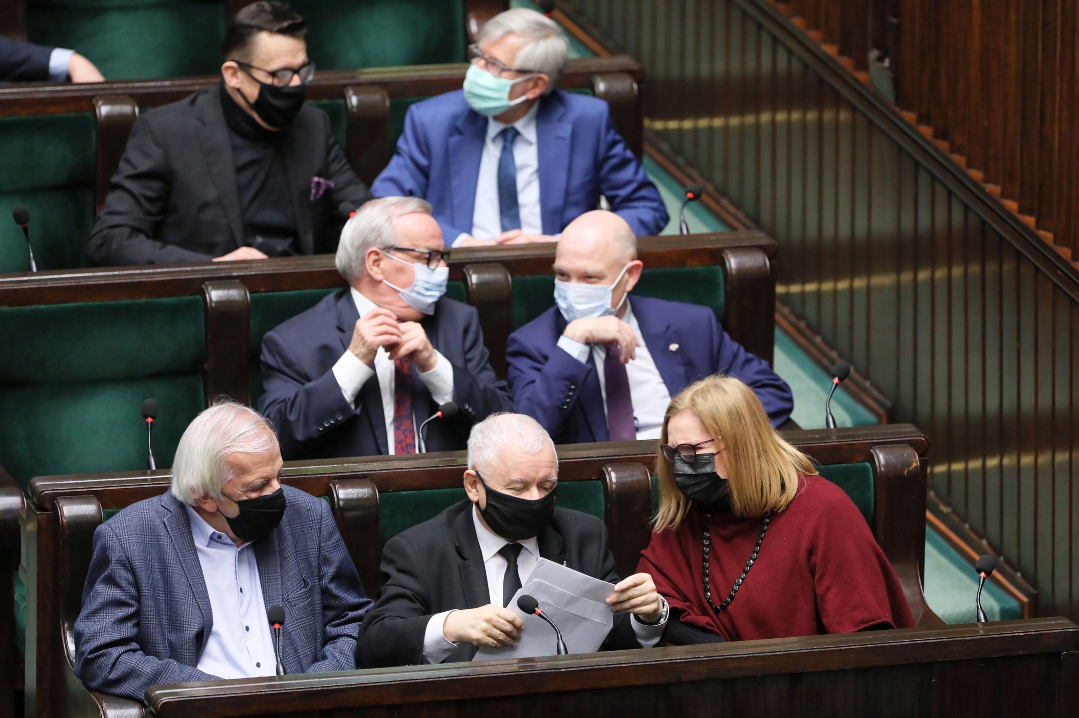 Jarosław Kaczyński z Ryszardem Terleckim i Małgorzatą Gosiewską podczas ostatniego przegranego głosowania w Sejmie