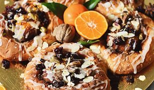 Drożdżówki z cynamonowym nadzieniem i lukrem